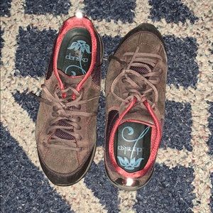dansko shoes size 7 brown